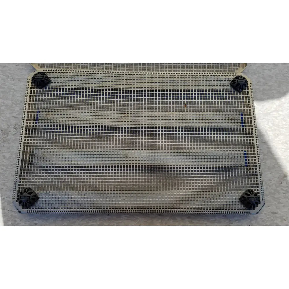 Metal mesh tray with black plastic feet for aseptic sterilization case jf257r jf251r pn3046a modified model