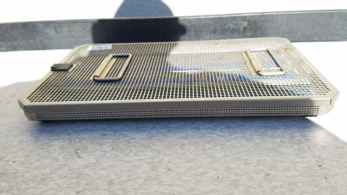 Metal mesh tray with two handles and perforated surface for aesculap jf257r sterilization case pn3046a modified