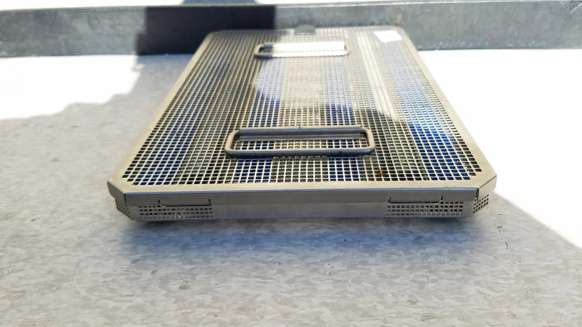 Aesculap jf257r sterilization case tray pn3046a modified rectangular metallic mesh with handle and ventilation slots
