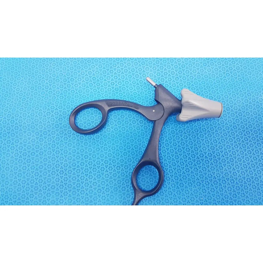 Black aesculap p0958r quick snap non-ratchet laparoscopy handle with gray tapered tip and ergonomic handles lot of 2