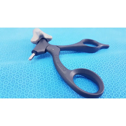 Aesculap p0958r quick snap laparoscopic handle black surgical instrument with gray ergonomic handle and engraved pog50p