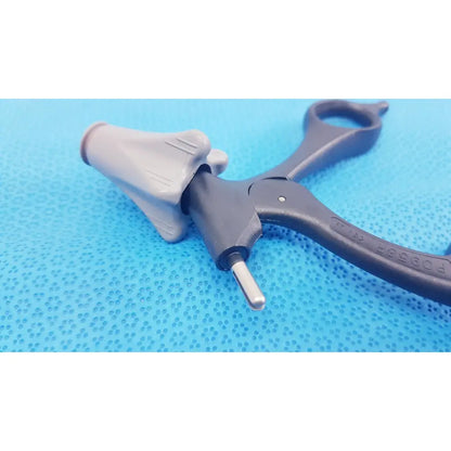 Gray and black aesculap p0958r quick snap non-ratchet laparoscopy handle with textured grip and metallic tip lot of 2