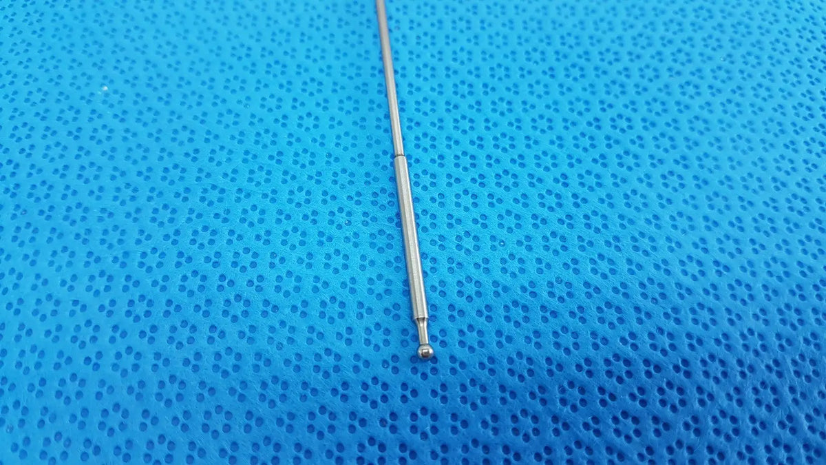 Silver telescopic antenna with metallic finish and segmented design of aesculap pm618r laparoscopic instrument