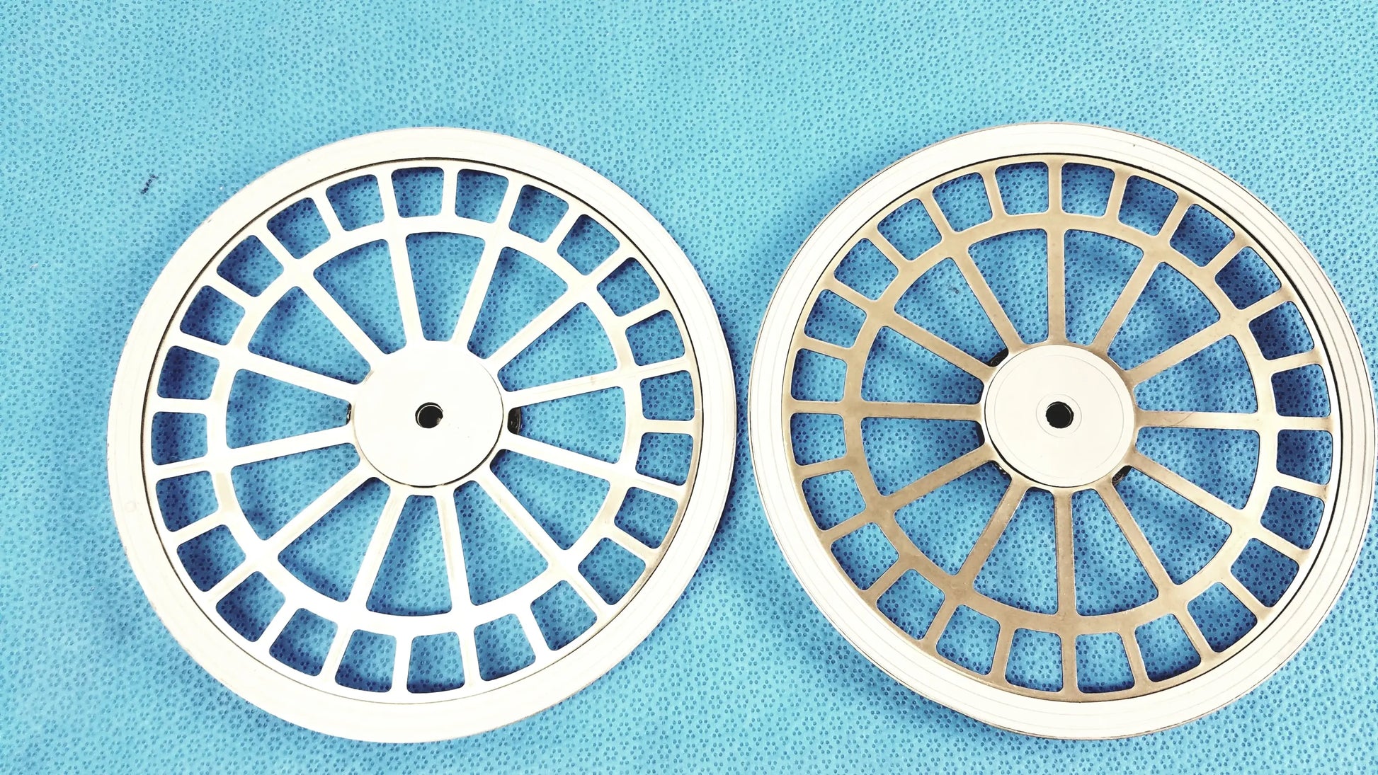 Aesculap TE673 DBGM Paper Filter Retention Plates DBGM Paper Filter Retention Plates, second-hand product photo 2