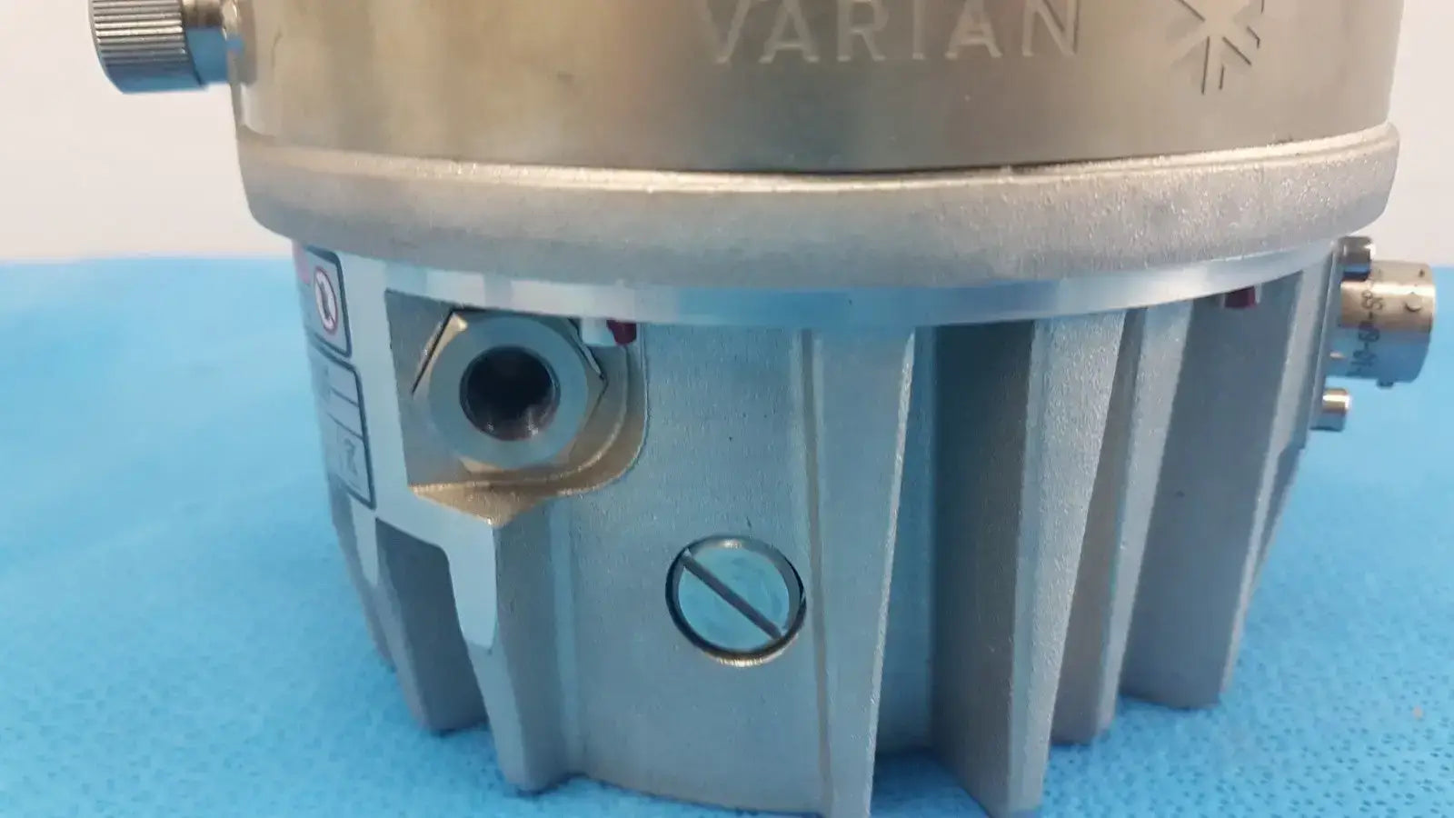Agilent TV301 NAV Model 9698918K – 75Vac, 150W, 953Hz Input Precision Device Electronic Instrument, second-hand product photo 8