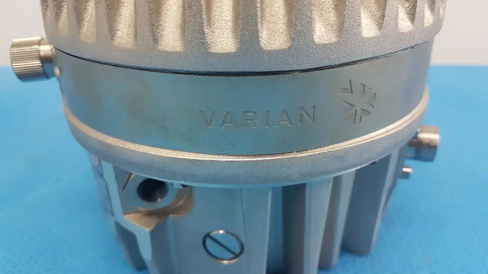 Agilent TV301 NAV Model 9698918K – 75Vac, 150W, 953Hz Input Precision Device Electronic Instrument, second-hand product photo 9