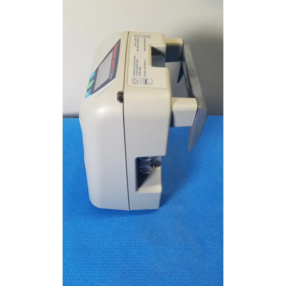 Beige medical-grade aircast venaflow elite dvt prophylaxis pump model 30bs with digital display and gray plastic components