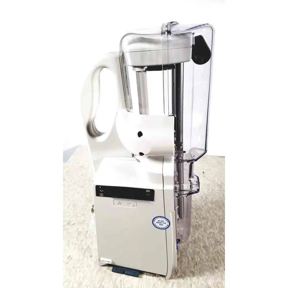 White plastic and transparent acrylic blender alariis pca model 8120 with handle for easy grip reuse medical use
