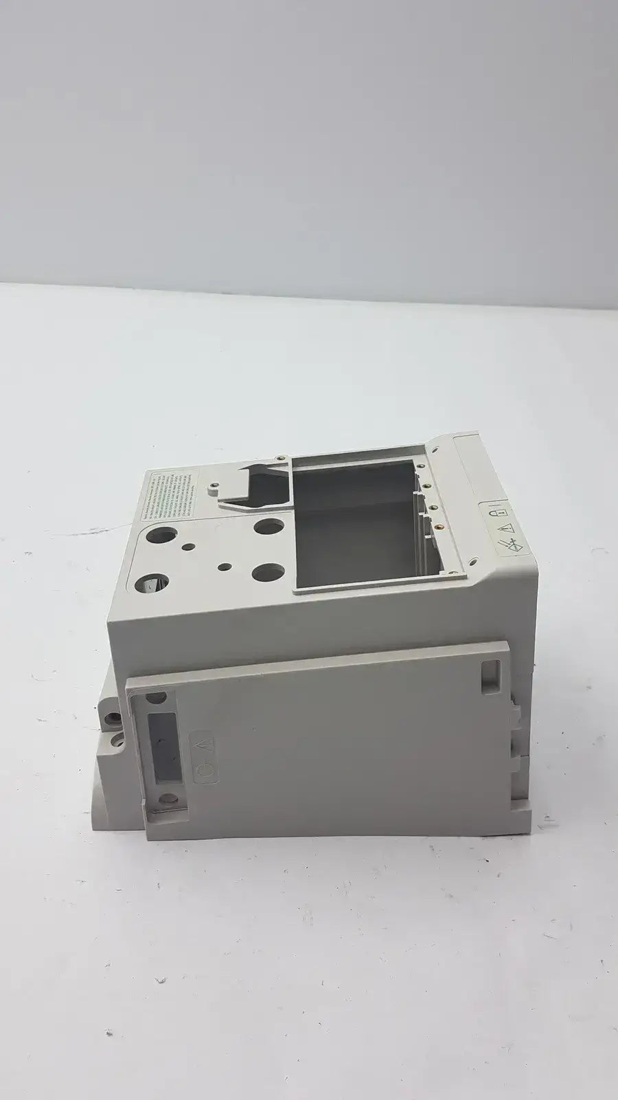Alaris PC Model 8015 Monitor Body Infusion Pump Part, as-is (for parts) product photo 2