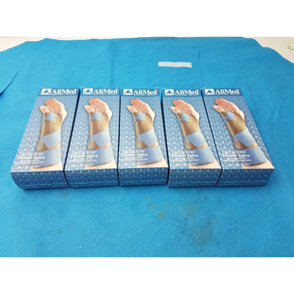 AliMed Freedom Thumb Spica Splint Medium/Large 5785 Thumb Spica Splint, second-hand product photo 1