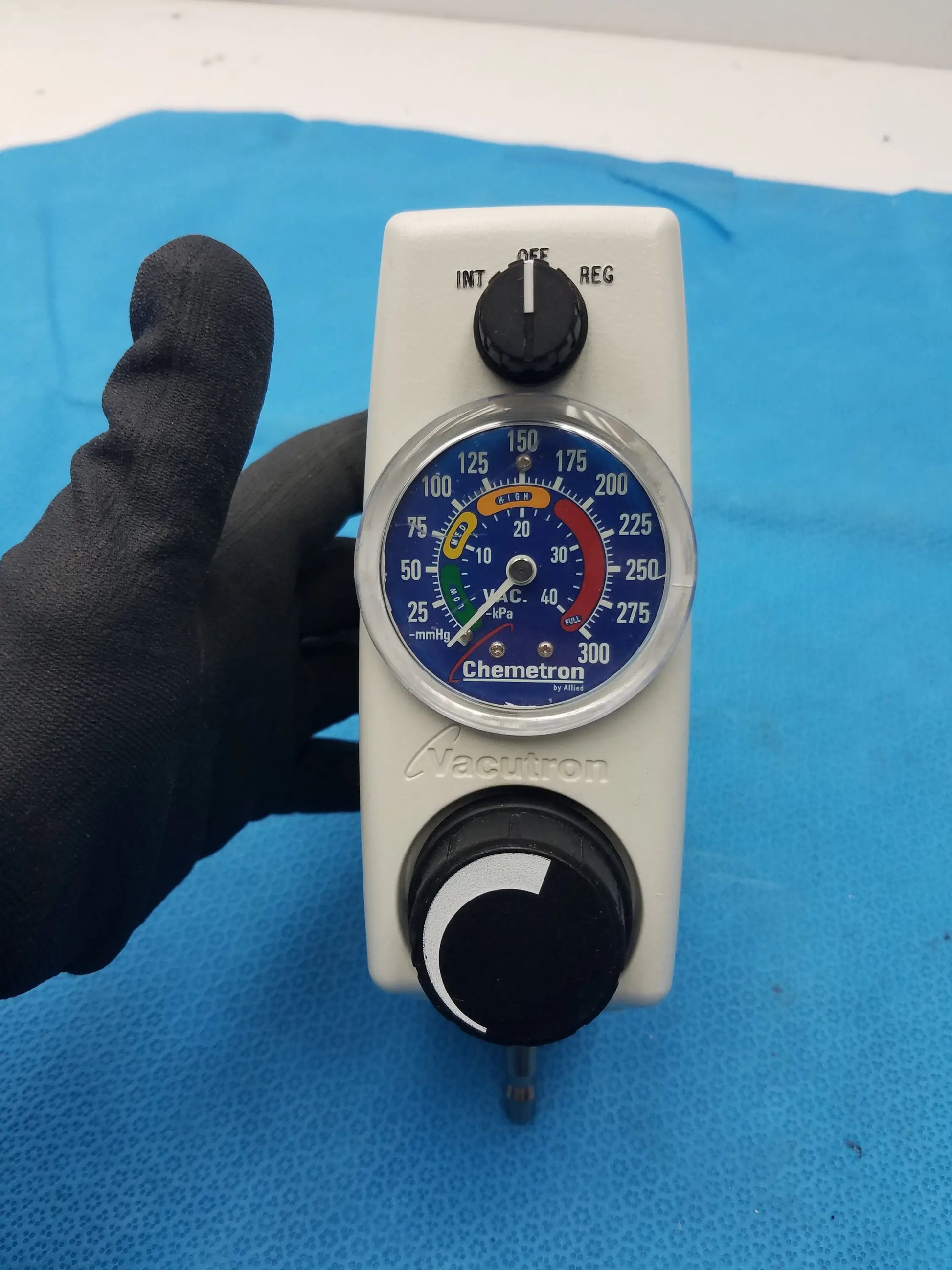 Allied Healthcare 22-15-1208 Vacutron Suction Regulator Vacutron Suction Regulator, as-is (for parts) product photo 1