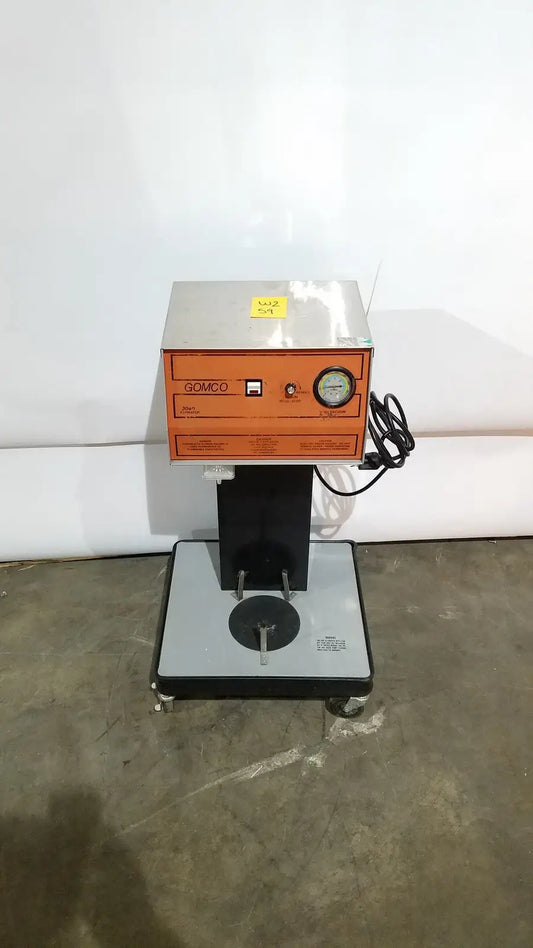Reuse Medical Allied Healthcare Gomco 3040 Aspiirator Other Medical, Lab & Dental Supplies, as-is (for parts) product photo 1