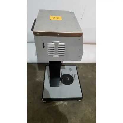 Industrial-grade silver metal allied healthcare gomco 3040 aspirator with black base and ventilation slats on side panel