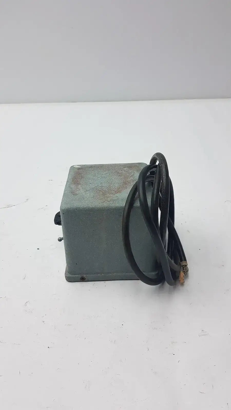 Aloe Scientific Magnestir Cat No V-75652 115 Votls Magnetic Stirrer, second-hand product photo 3