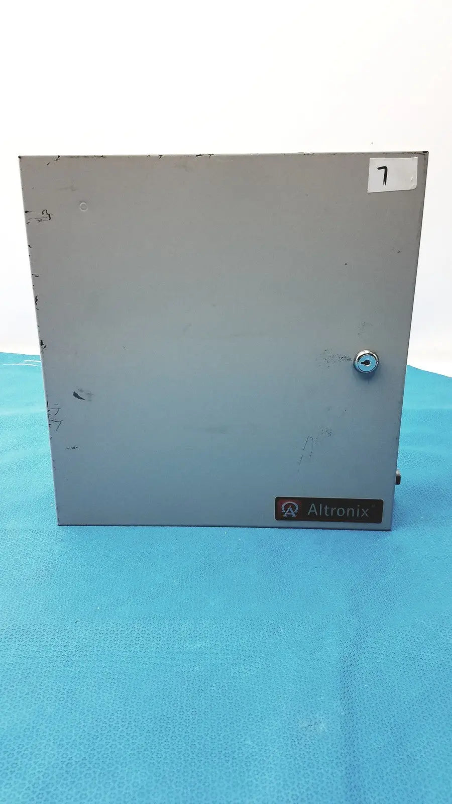 Reuse Medical Altronix AL400ULX Power Supply/Charger - 12VDC or 24VDC Medical Cables & Cords, second-hand product photo 1