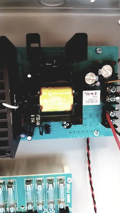 Altronix SMP7-CTX High Current Power Supply / Charger 12VDC/24VDC-No key Power Supply, second-hand product photo 6