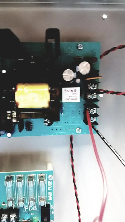 Altronix SMP7-CTX High Current Power Supply / Charger 12VDC/24VDC-No key Power Supply, second-hand product photo 5