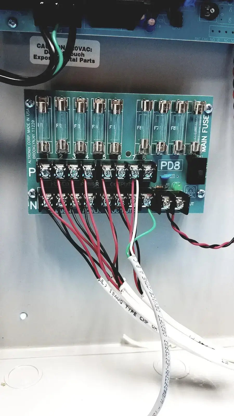 Altronix SMP7-CTX High Current Power Supply / Charger 12VDC/24VDC-No key Power Supply, second-hand product photo 9