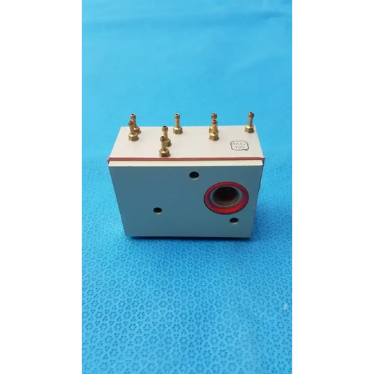 GE Healthcare Aluminium Hydraulic Valve Block, 3832 105 Hydraulic Valve Block, second-hand product photo 1