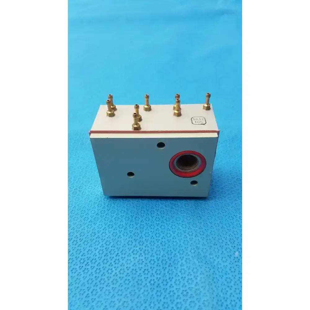 GE Healthcare Aluminium Hydraulic Valve Block, 3832 105 Hydraulic Valve Block, second-hand product photo 1
