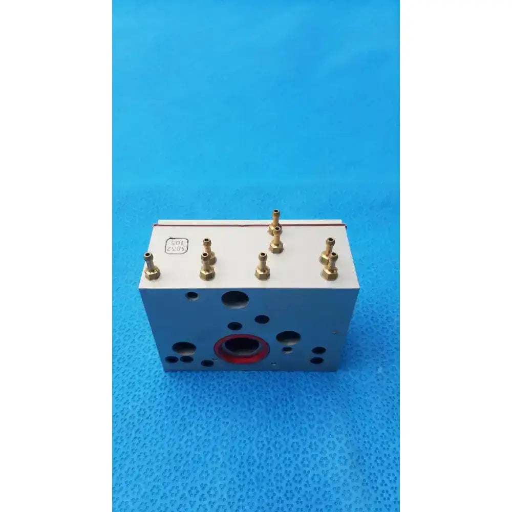 GE Healthcare Aluminium Hydraulic Valve Block, 3832 105 Hydraulic Valve Block, second-hand product photo 3