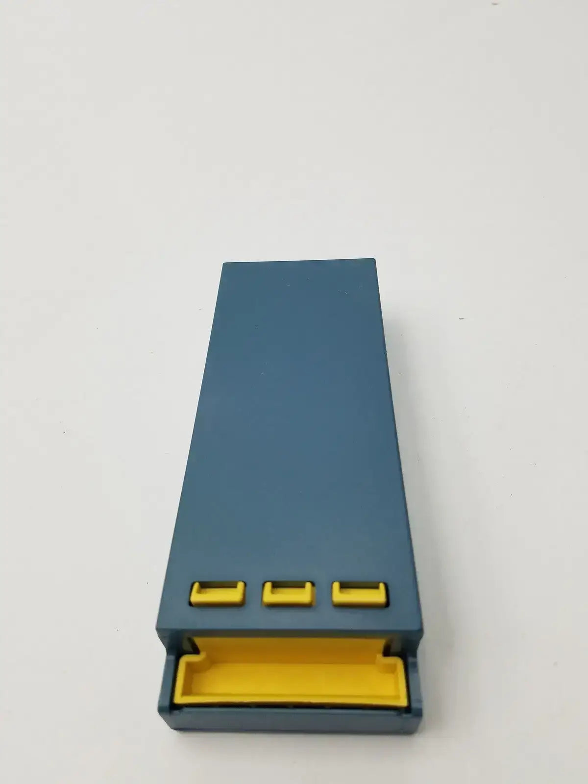 AMCO 6L785 Non-Rechargeable Replacement Battery AED Replacement Battery, second-hand product photo 4