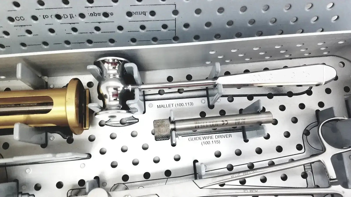 American OsteoMedix Sterilization Case 100.200M Sterilization Case, second-hand product photo 3