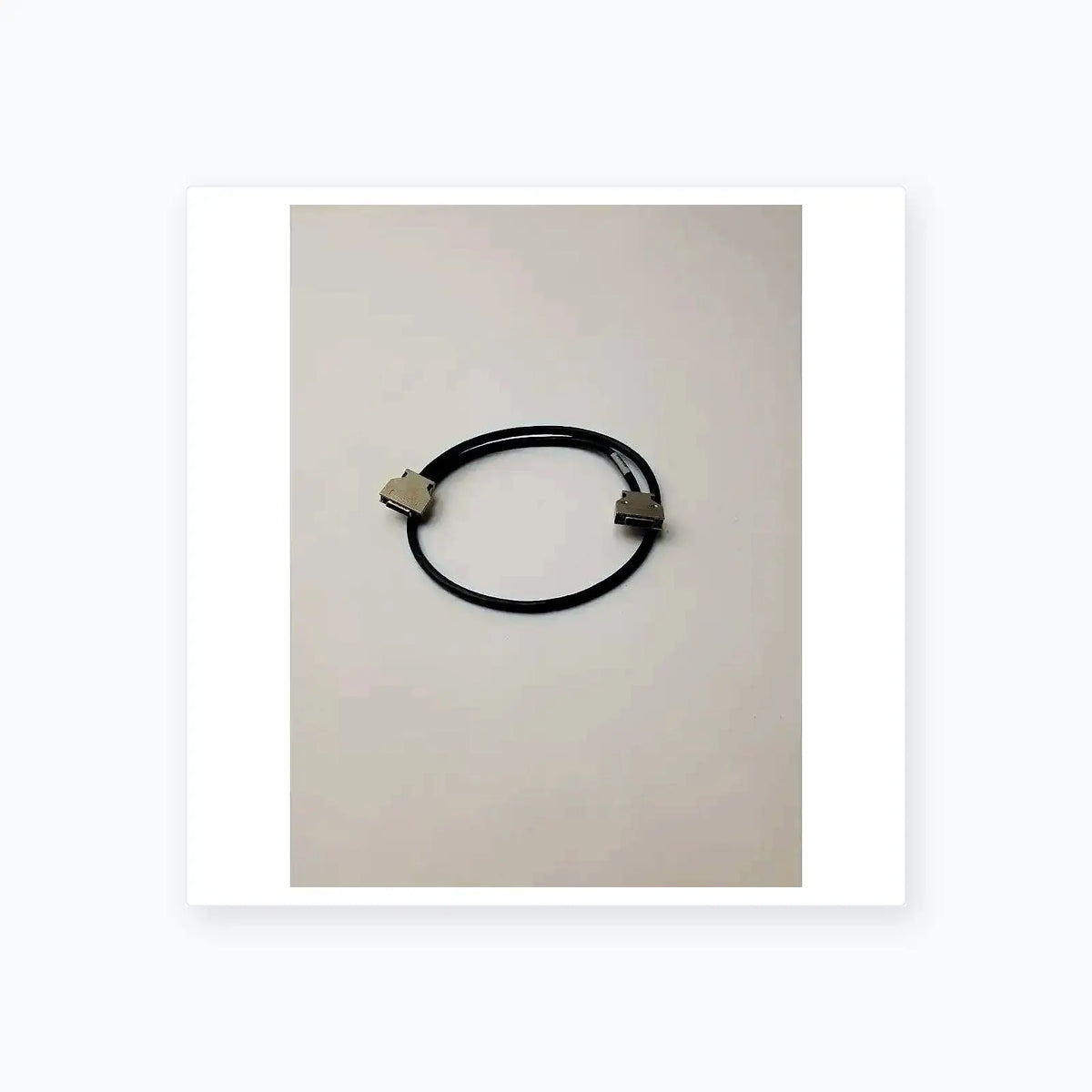 Reuse Medical AMP SCSI Cable 26-Pin VHDCI to 26-Pin Male Cable Medical Cables & Cords, second-hand product photo 1