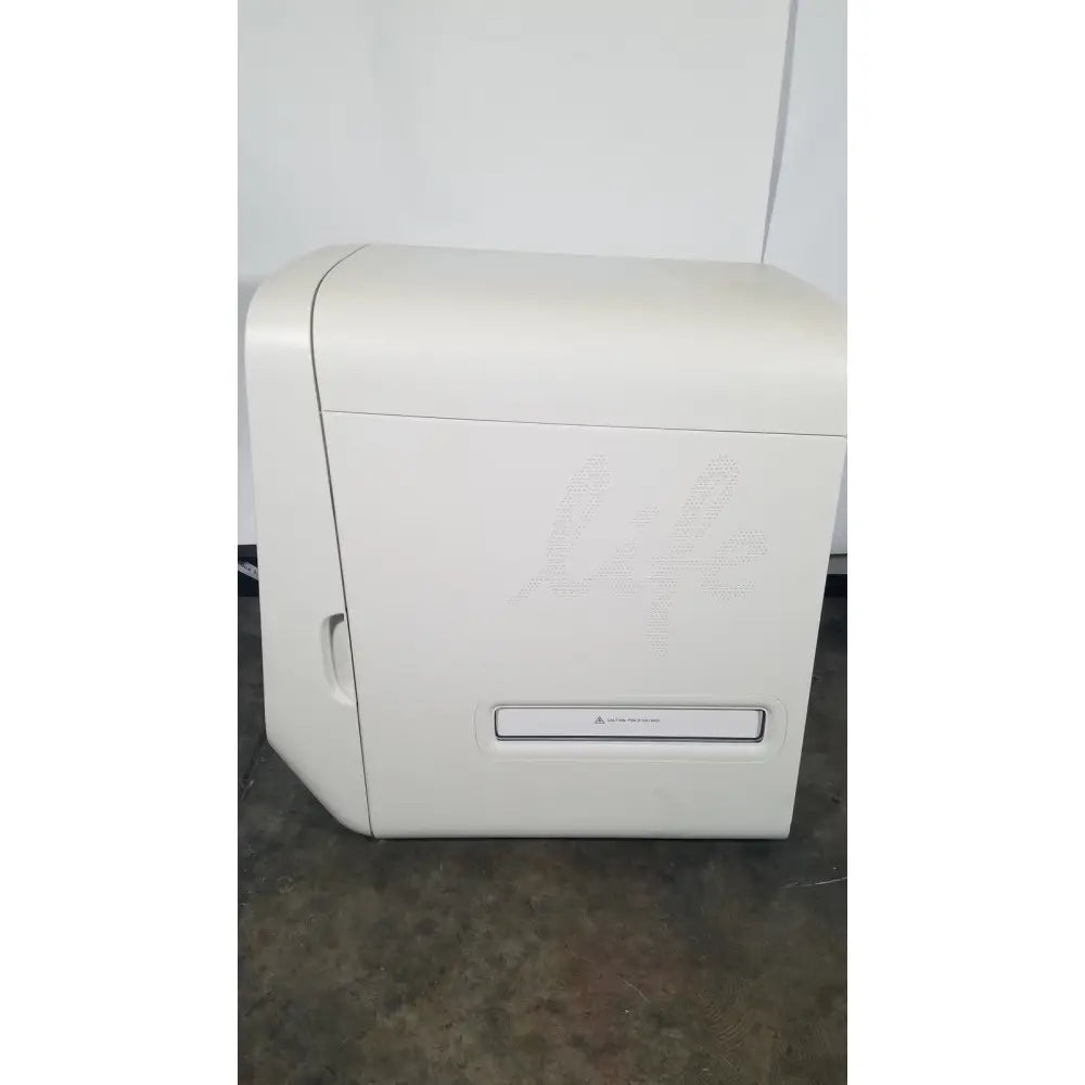White plastic applied biosystems quantstudio dx real-time pcr instrument with subtle life logo on front panel