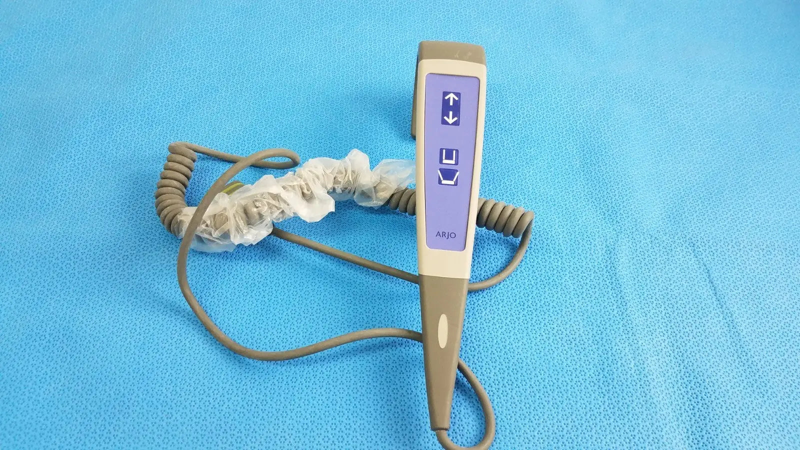 Reuse Medical Arjo Hand Wired Remote Control for Patient Lifts Other Healthcare, Lab & Dental, second-hand product photo 1
