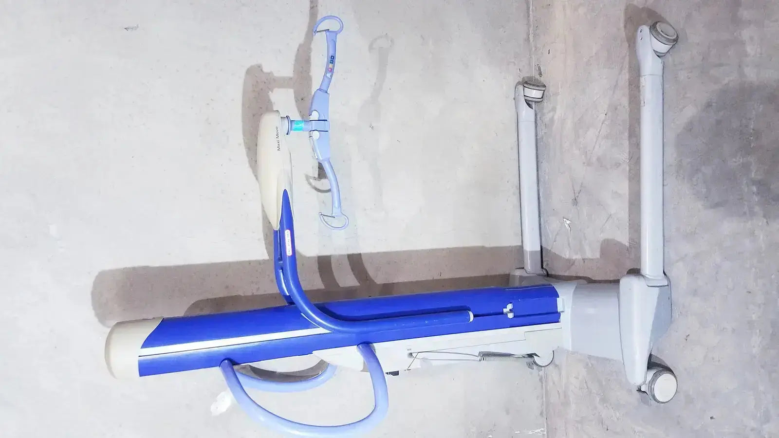 Arjo Maxi Move Power Patient Lift With Handset 700-19326 Patient Lift, second-hand product photo 4