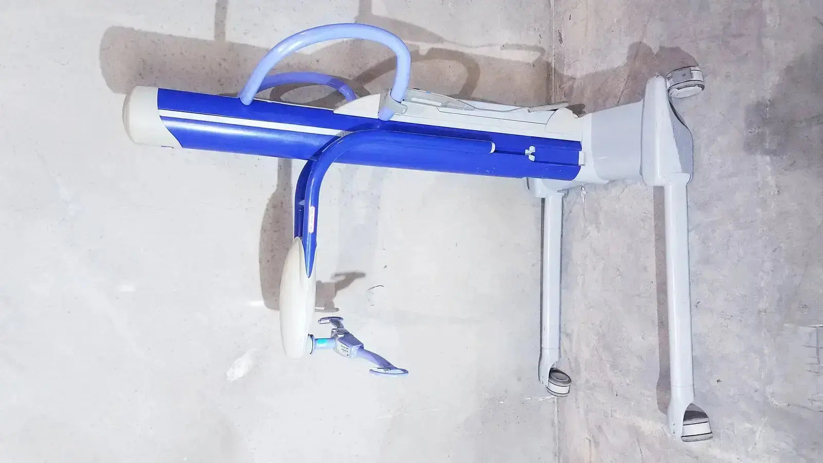 Arjo Maxi Move Power Patient Lift With Handset 700-19326 Patient Lift, second-hand product photo 11