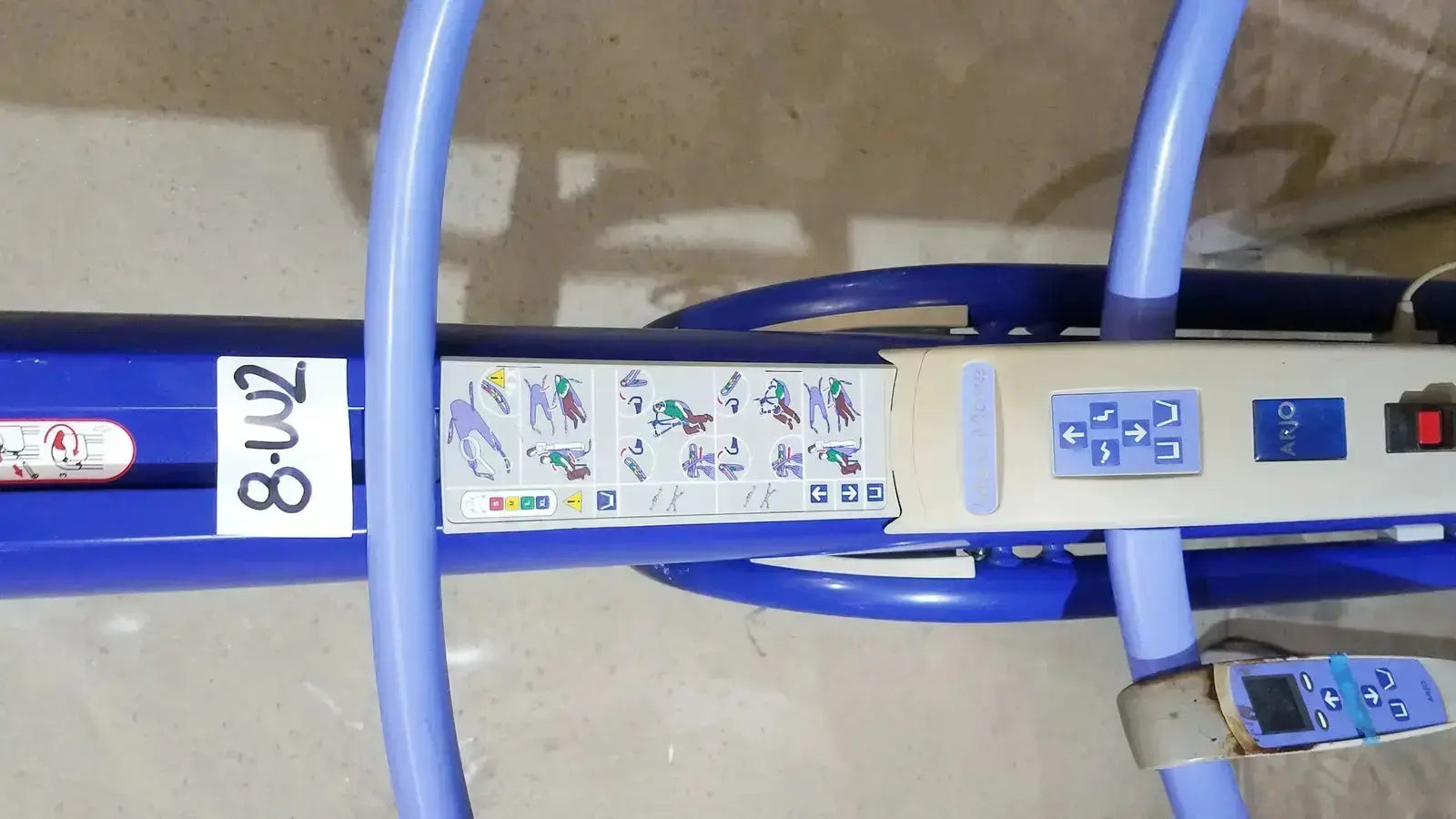 Arjo Maxi Move Power Patient Lift With Handset 700-19326 Patient Lift, as-is (for parts) product photo 3