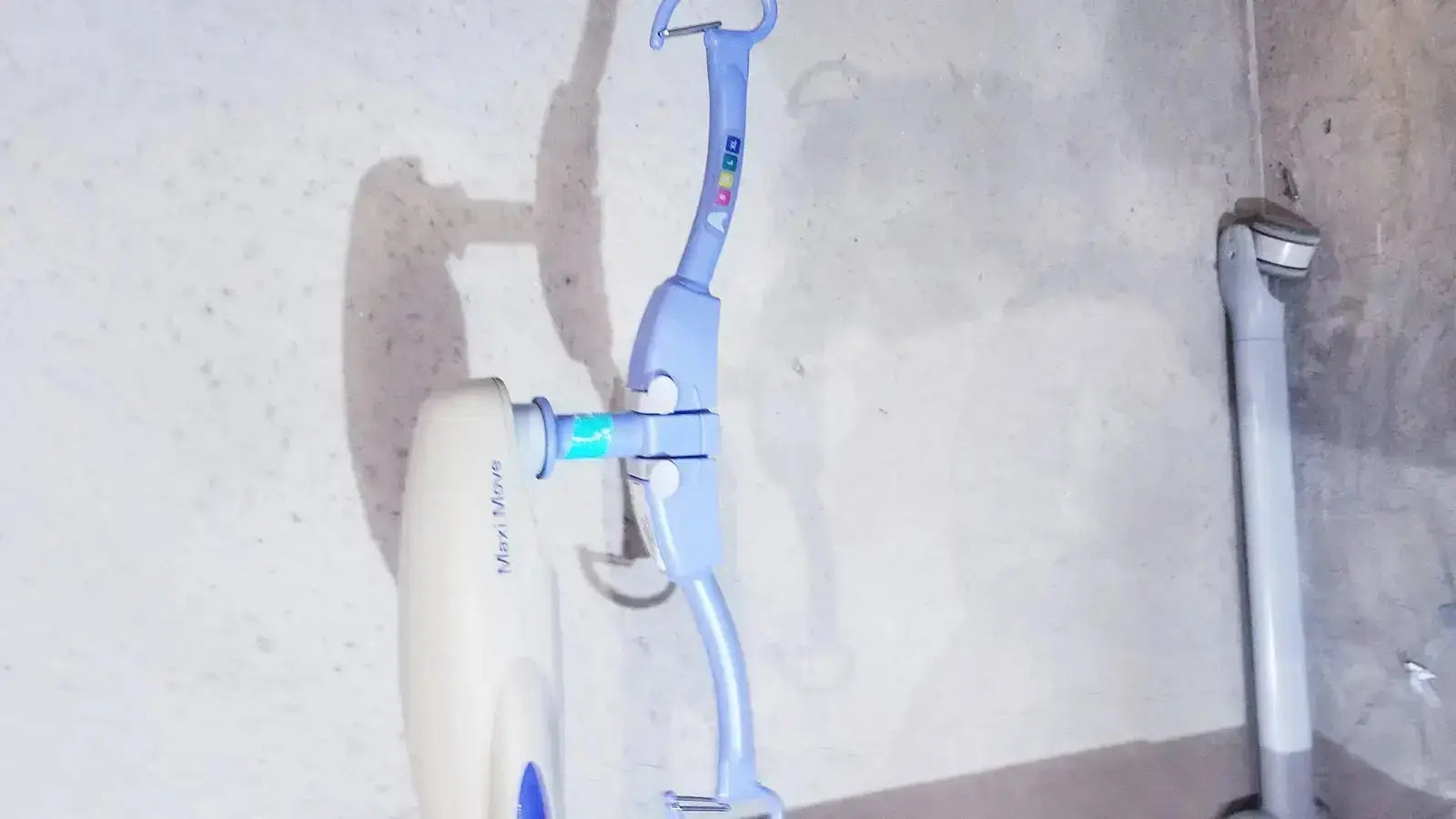 Arjo Maxi Move Power Patient Lift With Handset 700-19326 Patient Lift, second-hand product photo 5