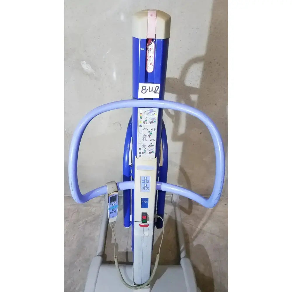 Arjo Maxi Move Power Patient Lift With Handset 700-19326 Patient Lift, second-hand product photo 1