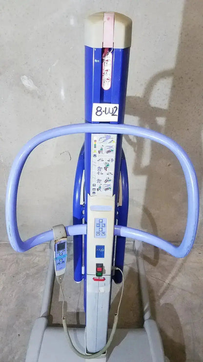 Arjo Maxi Move Power Patient Lift With Handset 700-19326 Patient Lift, second-hand product photo 1