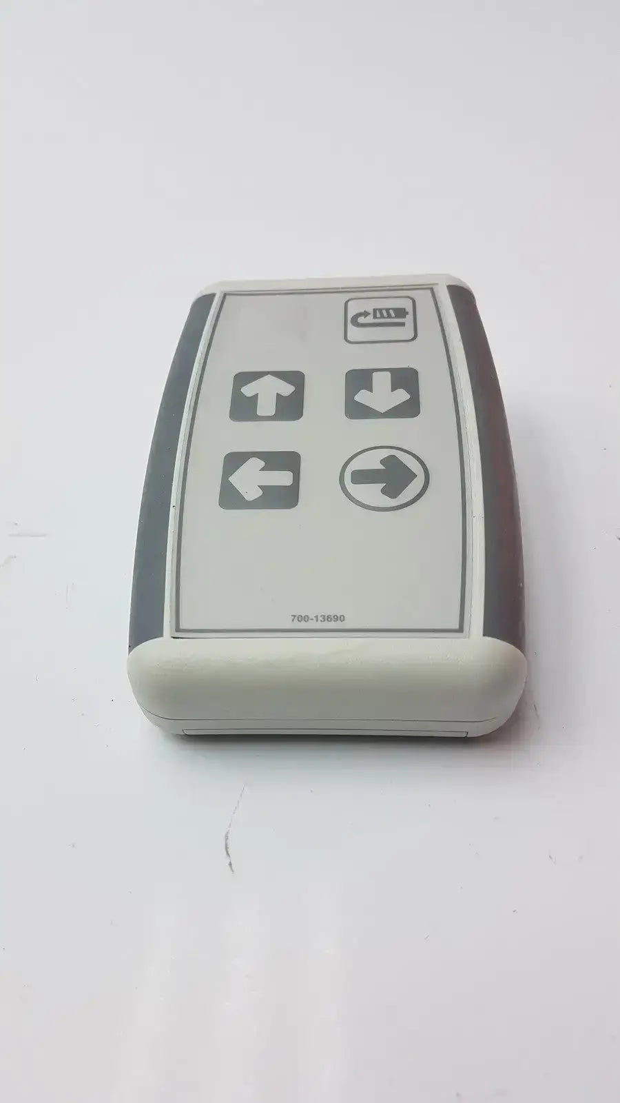 Arjo Maxi Sky 2 Ceiling, Hoist Infrared Handset Ceiling Hoist Handset, second-hand product photo 5