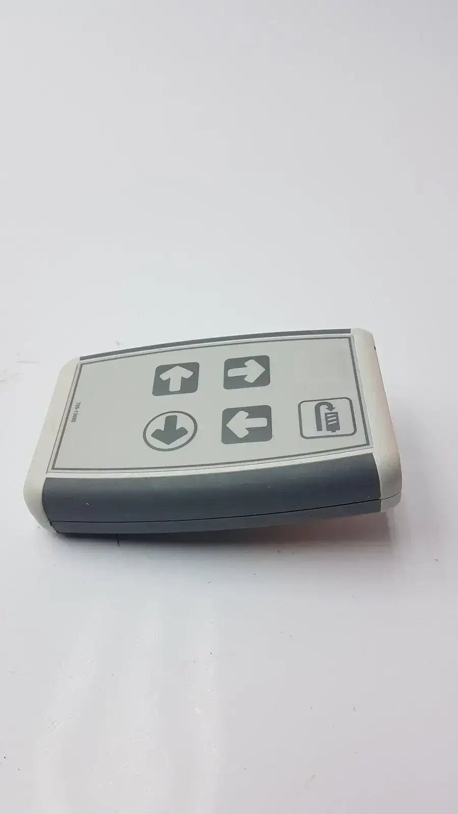 Arjo Maxi Sky 2 Ceiling, Hoist Infrared Handset Ceiling Hoist Handset, second-hand product photo 2