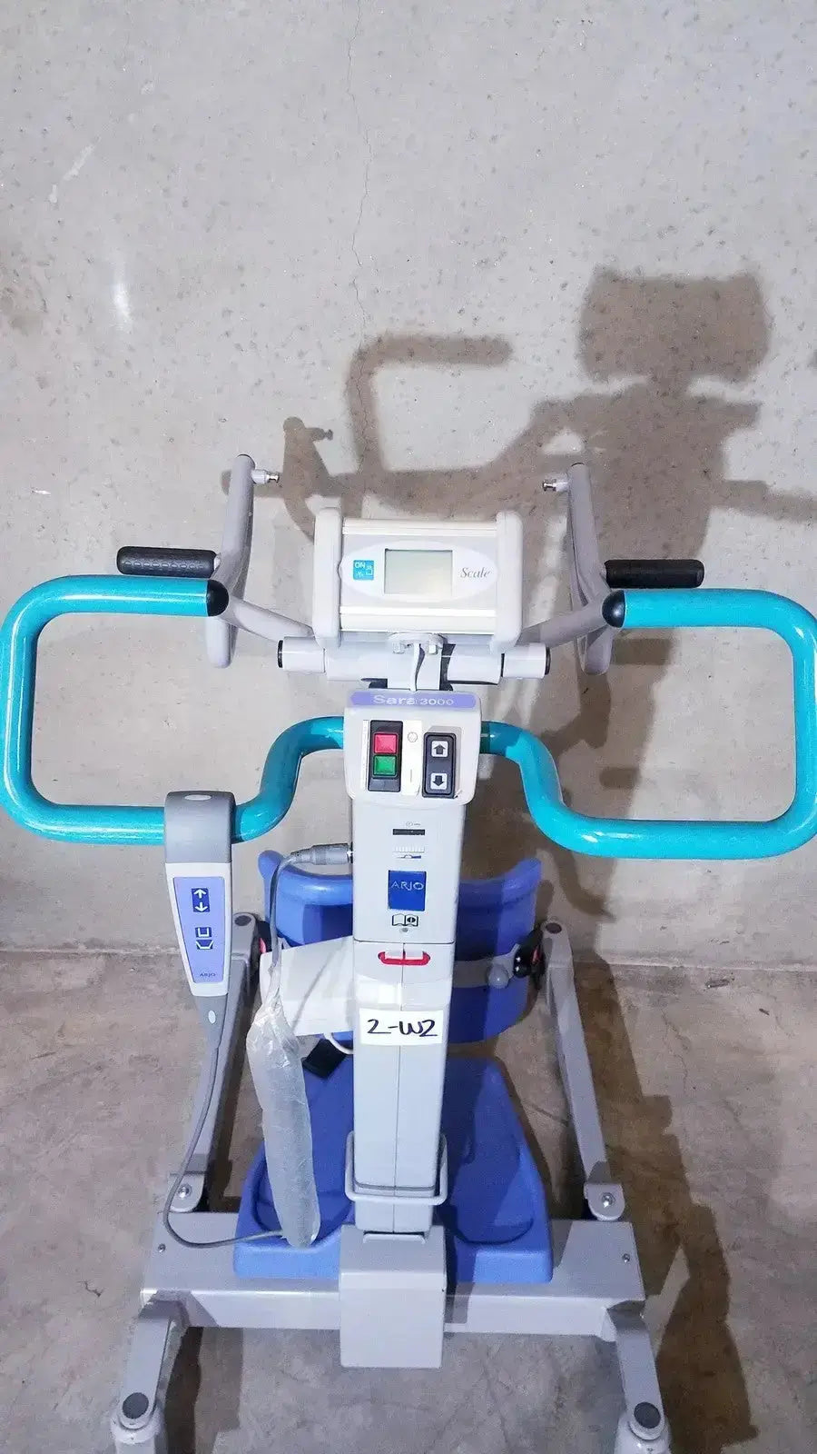 Arjo Sara 3000 Hospital Mobile Patient Standing/Raising/Lift Aid/Assist Patient Lift, second-hand product photo 1