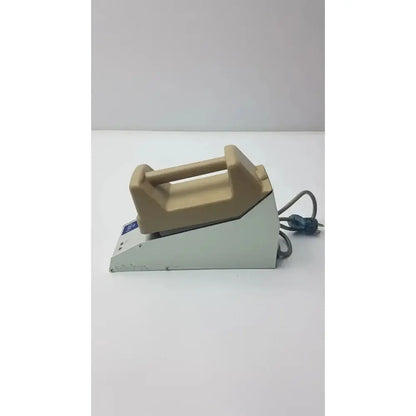 ARJO Type NDA4000-US Charger 100-240v Input 24v DC 1A Output Charger, second-hand product photo 2