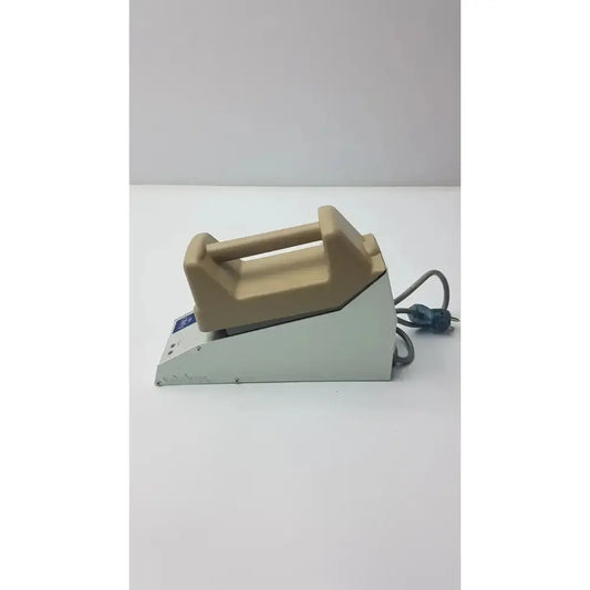 ARJO Type NDA4000-US Charger 100-240v Input 24v DC 1A Output Charger, second-hand product photo 2