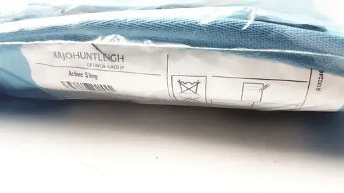 A light blue textured fabric arjohuntleigh active sling mfa3000 200kg designed for patient lifting support