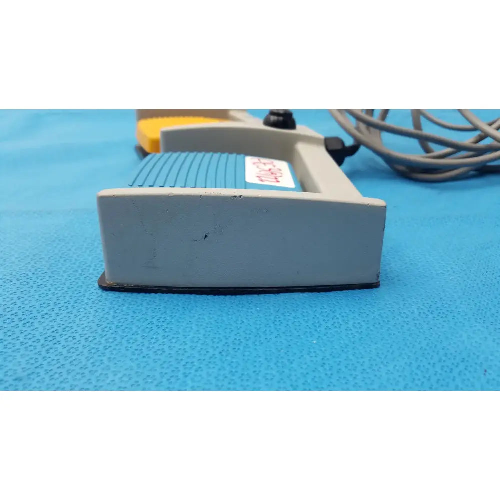 ArthroCare 10863 Dual Footswitch Pedal Dual Footswitch Pedal, as-is (for parts) product photo 7