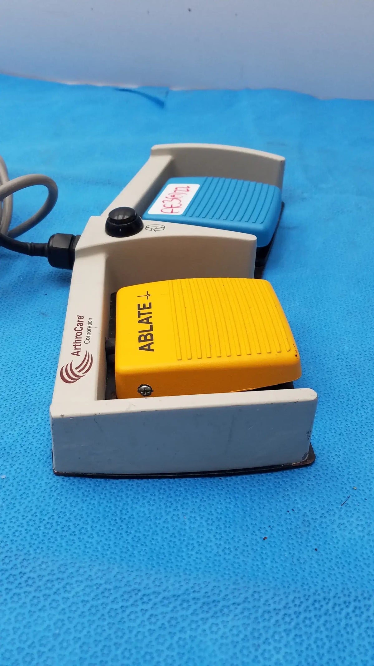 ArthroCare 10863 Dual Footswitch Pedal Dual Footswitch Pedal, as-is (for parts) product photo 12