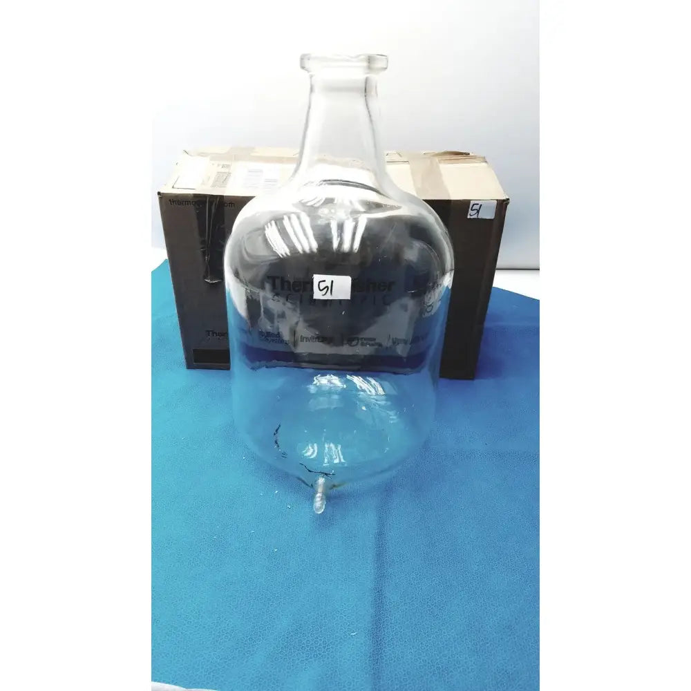 Unbranded Autoclavable Glass Aspirator Bottle 2L (2000mL) with Side Tubulation Laboratory Aspirator Bottle, second-hand product photo 1