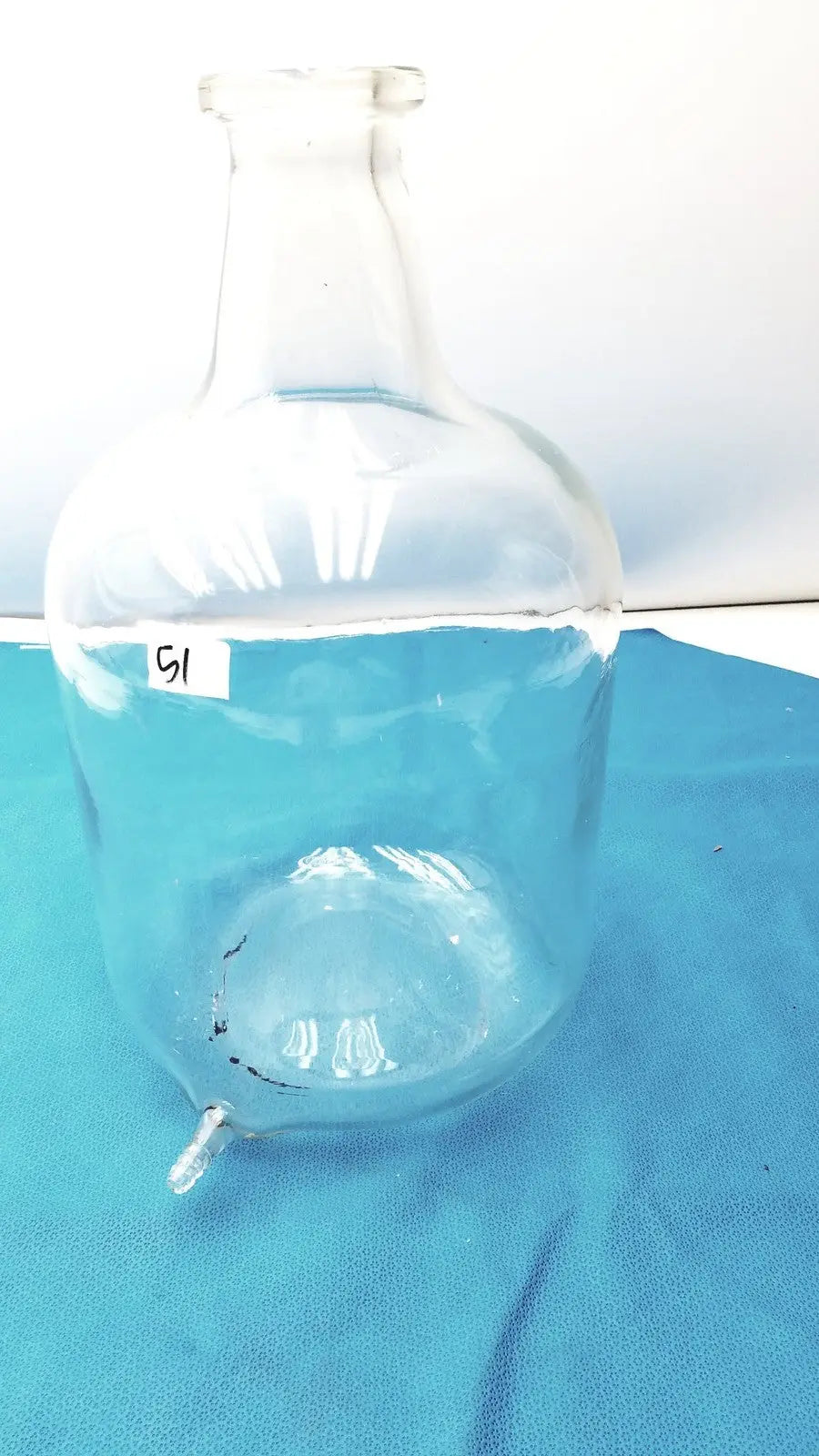 Unbranded Autoclavable Glass Aspirator Bottle 2L (2000mL) with Side Tubulation Laboratory Aspirator Bottle, second-hand product photo 5