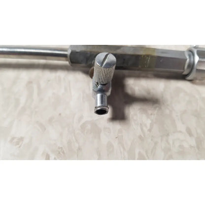 Silver metallic air hose connector with knurled adjustment knob and threaded end for bainha externa richard wolf 8853.05