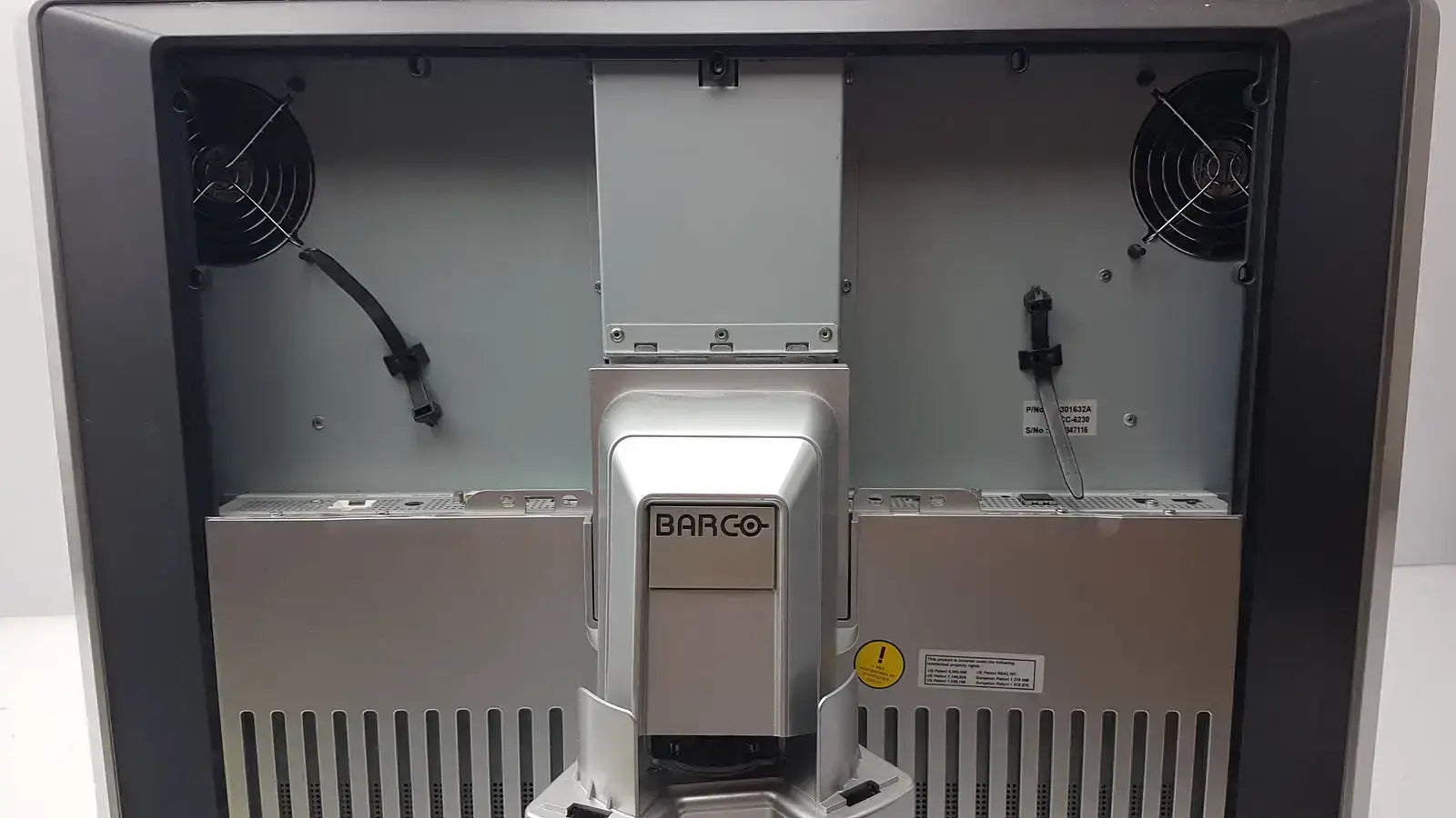 Barco MDCC-6230 6MP 30" Color LED General Radiology Display Diagnostic Imaging Display, as-is (for parts) product photo 6
