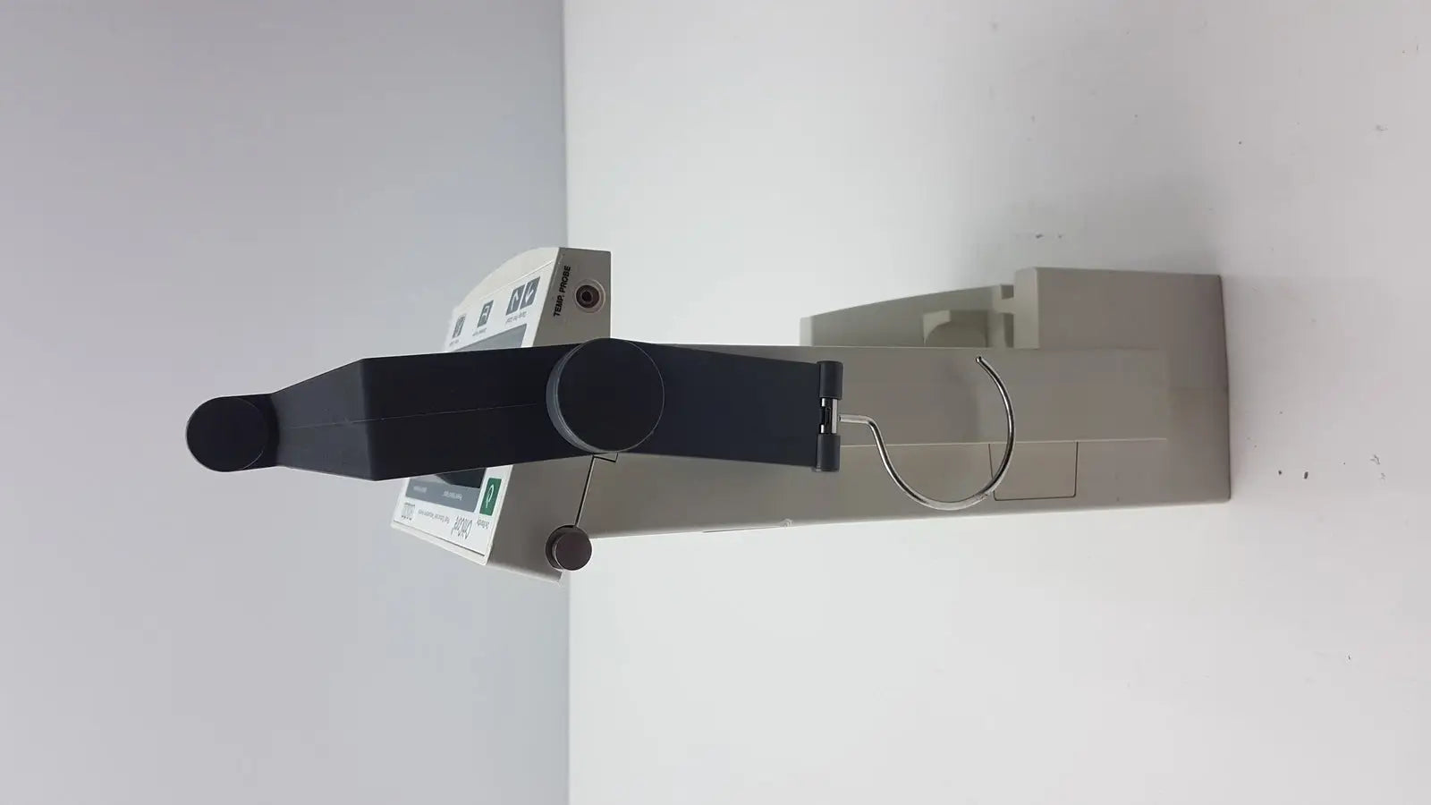 BARD CritiCore Fluid Output and Temperature Monitor Model 000002N Fluid Output and Temperature Monitor, second-hand product photo 7