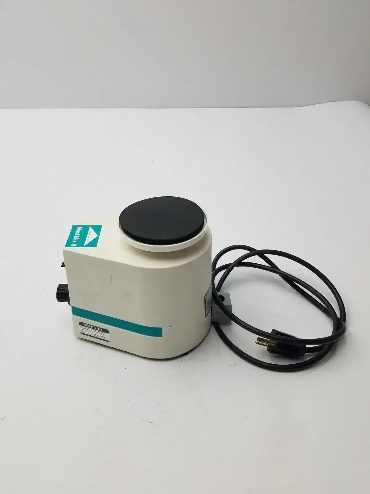Barnstead Thermolyne Maxi Mix II Model M37515 Vortex Mixer, second-hand product photo 2